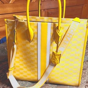 Michael Kors Hand Bag